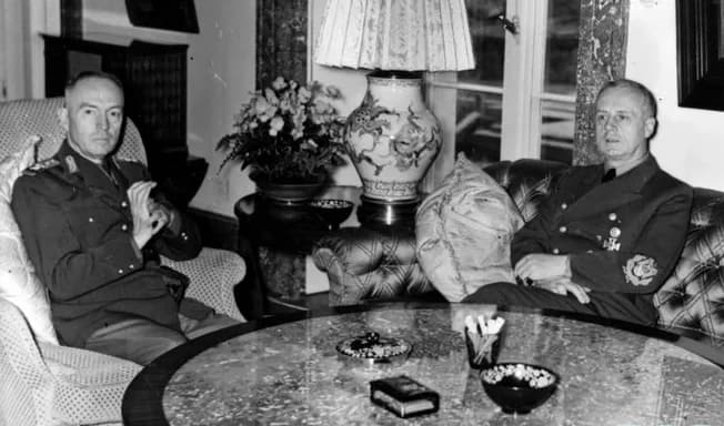 Ion Antonescu - Visita del caudillo rumano Ion Antonescu (izquierda) a Berlín en noviembre de 1940. A su derecha el ministro de Exteriores alemán Ribbentrop.