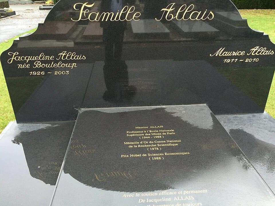 Maurice Allais - Tombe de Maurice Allais au cimetière de Saint-Cloud (92).