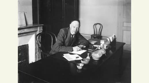 Charles Nicolle - Charles Nicolle (1866-1936)dans son bureau, à l’Institut Pasteur de Tunis, vers 1910