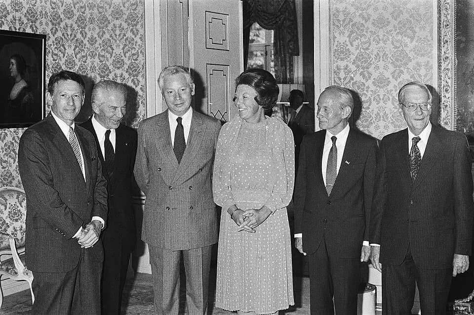 Manfred Eigen - Collectie / Archief : Fotocollectie Anefo
Reportage / Serie : Koningin Beatrix ontvangt Nobelprijswinnaars
Beschrijving : koninginnen, onderscheidingen, Beatrix (koningin Nederland)
Da
