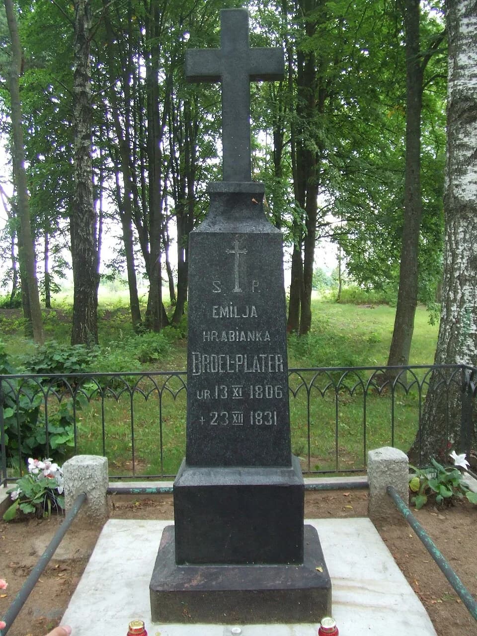 Emilia Plater - Grób Emilii Plater w Kopciowie na Litwie