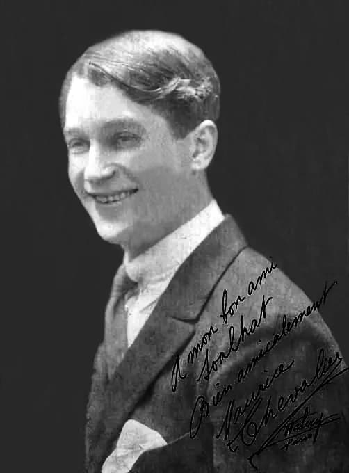 Maurice Chevalier - CHEVALIER Maurice [Paris, 1888 - id., 1972], chansonnier français. Photographie de jeunesse dédicacée (cliché aussi signé par le photographe Walery-Paris).