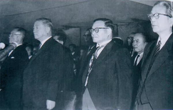 Yun Po-sun - The Proclamation of the Second Republic of Korea, from right: Chang Myon (Prime Minister of South Korea), Yun Po-sun (President of South Korea), Paik Nak-jun (President of the House of Co