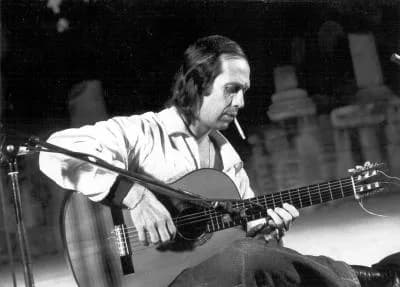 Paco de Lucía - Paco de Lucia in Arles (France) before a show with John McLaughlin