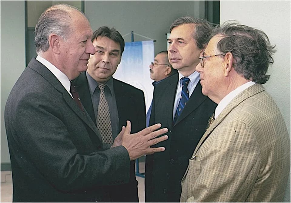 Paul Josef Crutzen - 2003 meeting of the IGBP Steering Committee in Punta Arenas with Chilean President Ricardo Lagos (left) next to Eric Goles, Head of the Chilean Science and Technology Commission,