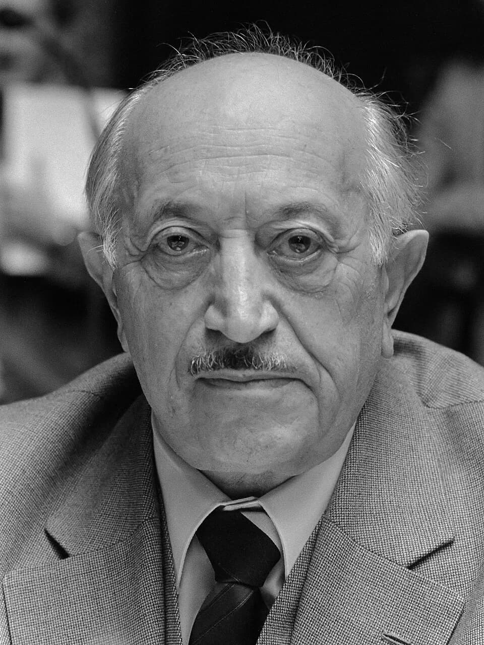 Simon Wiesenthal - Dr. Simon Wiesenthal at the Centre for Information and Documentation Israel (CIDI) symposium "Zionism as a response", at the Hilton Hotel in Amsterdam, October 18, 1982