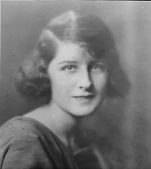 Norma Shearer - Portrait photograph of Norma Shearer