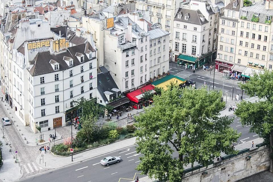 Pierre-Gilles de Gennes - Square Pierre-Gilles-de-Gennes from Notre-Dame de Paris.