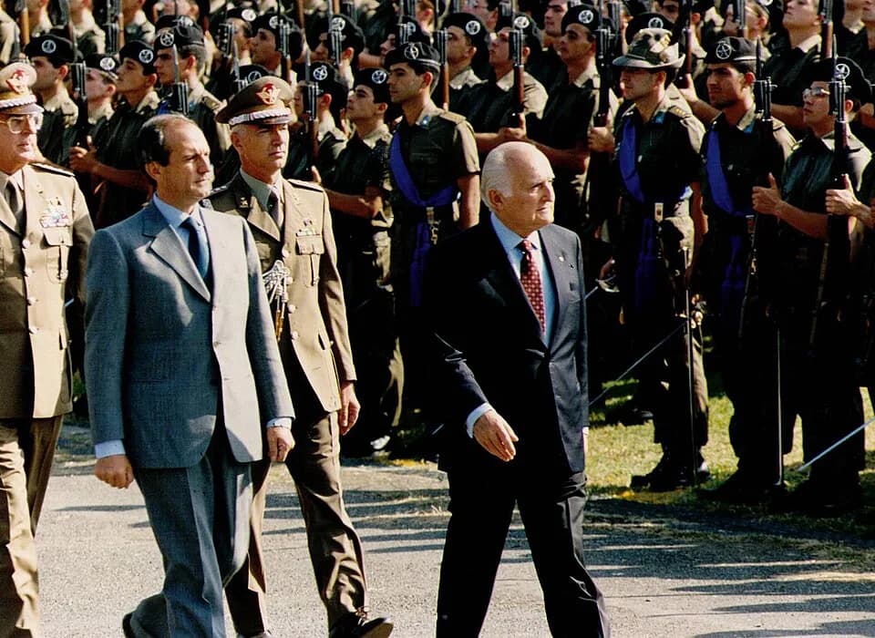 Oscar Luigi Scalfaro - Andò passa in rassegna i reparti dell'Esercito insieme al Presidente Scalfaro