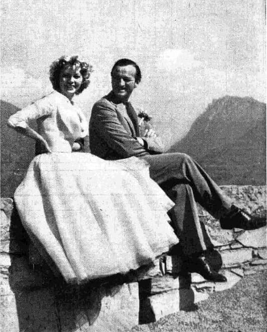 David Niven - Anne Vernon e David Niven in una pausa delle riprese di L'idolo presso il Lago di Como
