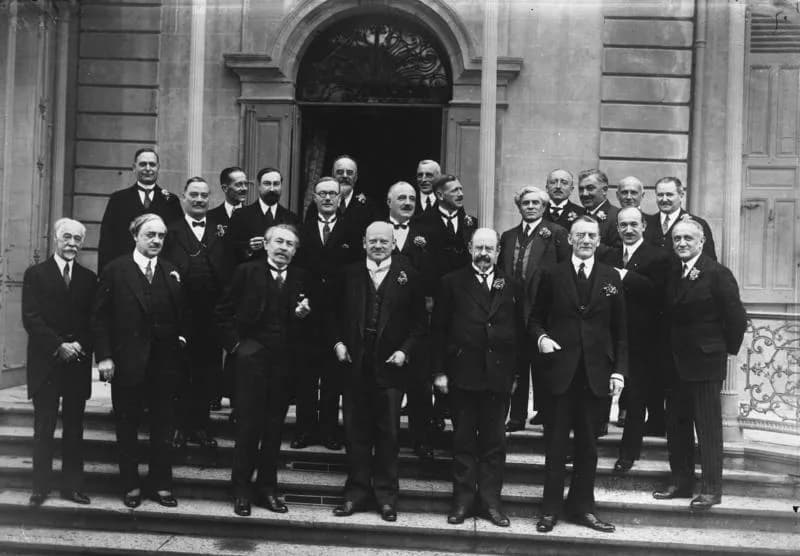 Austen Chamberlain - For documentary purposes the German Federal Archive often retained the original image captions, which may be erroneous, biased, obsolete or politically extreme. Der deutsche Reich