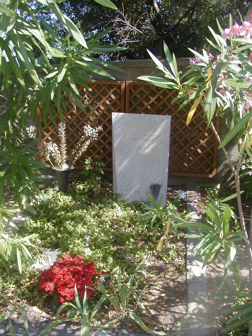 Gérard Philipe - Ramatuelle. The tomb of Gérard and Anne Philipe.