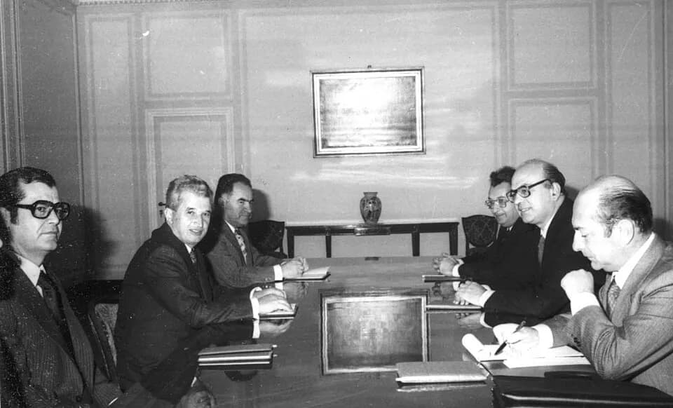 Bettino Craxi - Nicolae Ceauşescu, secretar general al P.C.R., preşedintele R.S.R., a primit delegaţia Partidului Socialist Italian condusă de Bettino Craxi, secretar general al partidului, care, la i