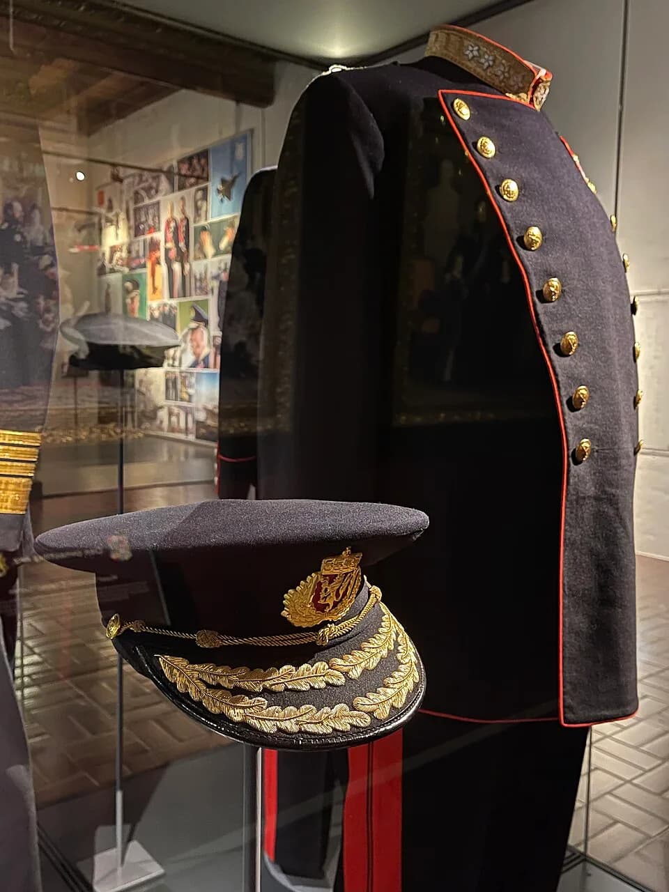 Olav V of Norway - Photo taken at an exhibition in the Armed Forces Museum of Norway (Forsvarsmuseet) in Oslo, Norway:
Military full dress uniforms without ceremonial accessories worn by Norwegian roy