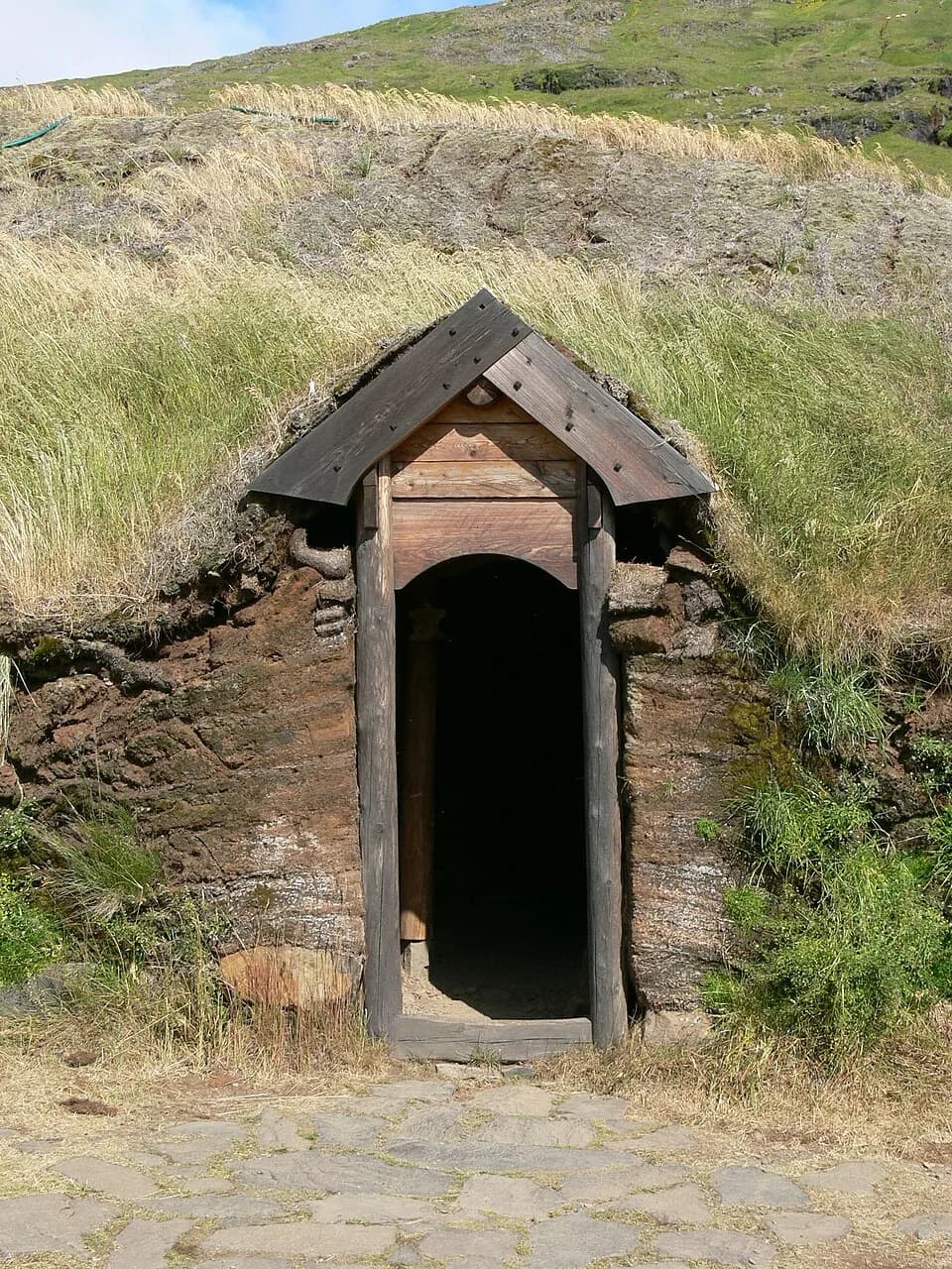 Erik the Red - Eiríksstaðir. Entrance to the farm building.