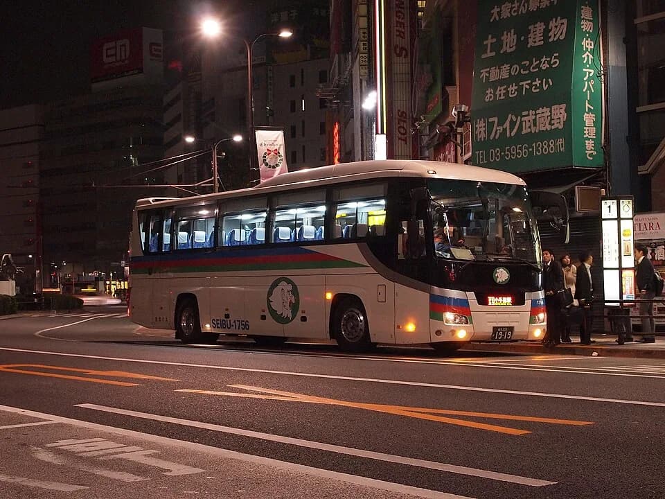 Osamu Tezuka - Midnight Express of Seibu Bus, bound for Kotesashi, Tokorozawa City, Saitama from Ikebukuro, Tokyo.
Model: Isuzu Gala RU1ESAJ
License plate: TKN200KA1919