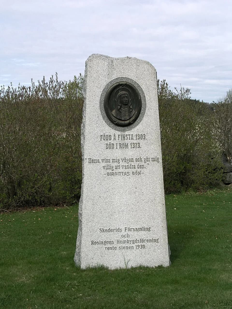 Bridget of Sweden - Skederids kyrka / Skederids church, Diocese of Uppsala, Norrtälje kommun. Memorial stone of Sankta Birgitta / Saint Bridget 






This is a picture of an archaeological site or a 