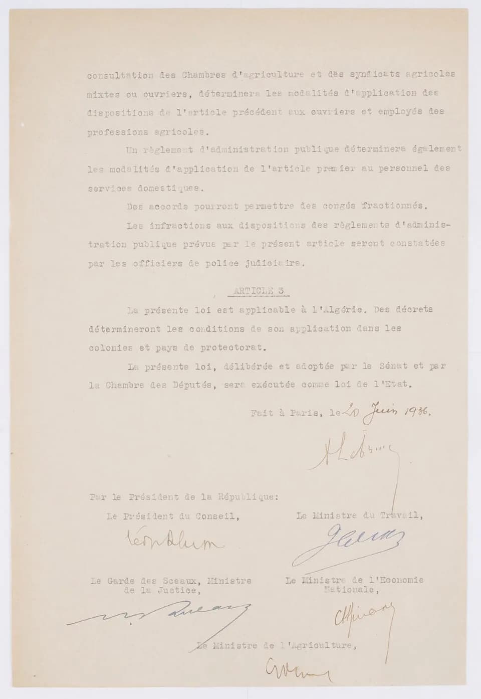 Albert François Lebrun - Loi du 20 juin 1936 instituant un congé annuel payé dans l'industrie, le commerce, les professions libérales, les services domestiques et l'agriculture. La loi a été insérée a