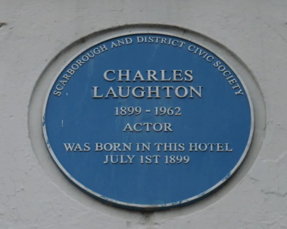 Charles Laughton - Blue plaque to Charles Laughton
