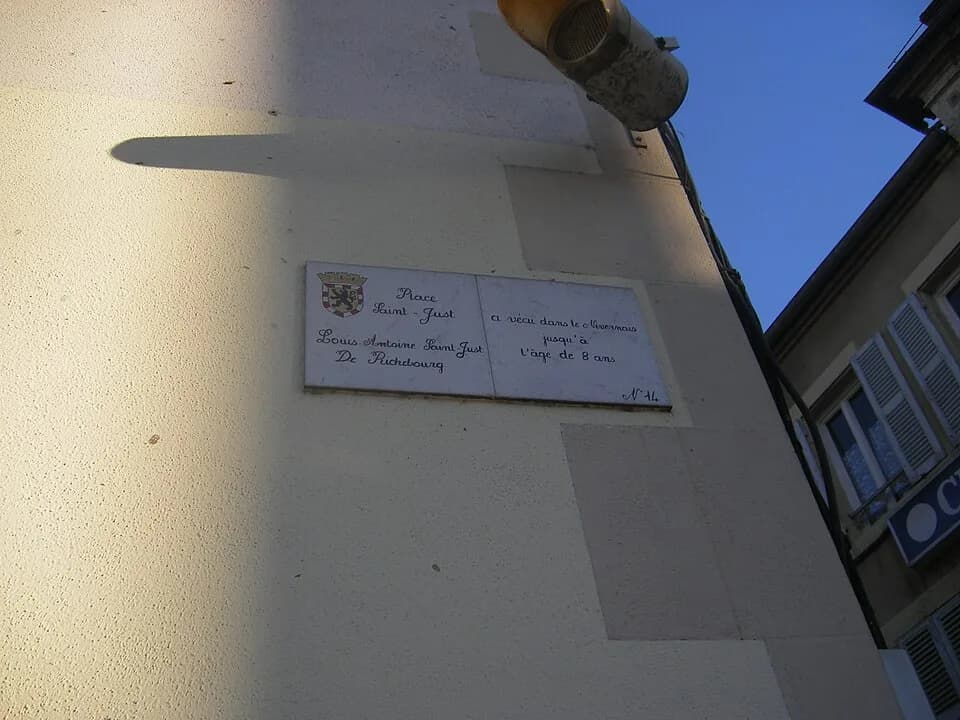 Louis Antoine de Saint-Just - Decize - Place Saint-Just