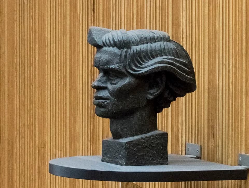 Theodor Svedberg - Famous scientist depicted in bronze by famous artist