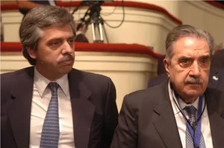 Raúl Alfonsín - Alberto Fernández (left), Chief of Cabinet to the President of Argentina, and former President Raúl Alfonsín, during the opening ceremony of the Fourth Summit of the Americas in Mar de