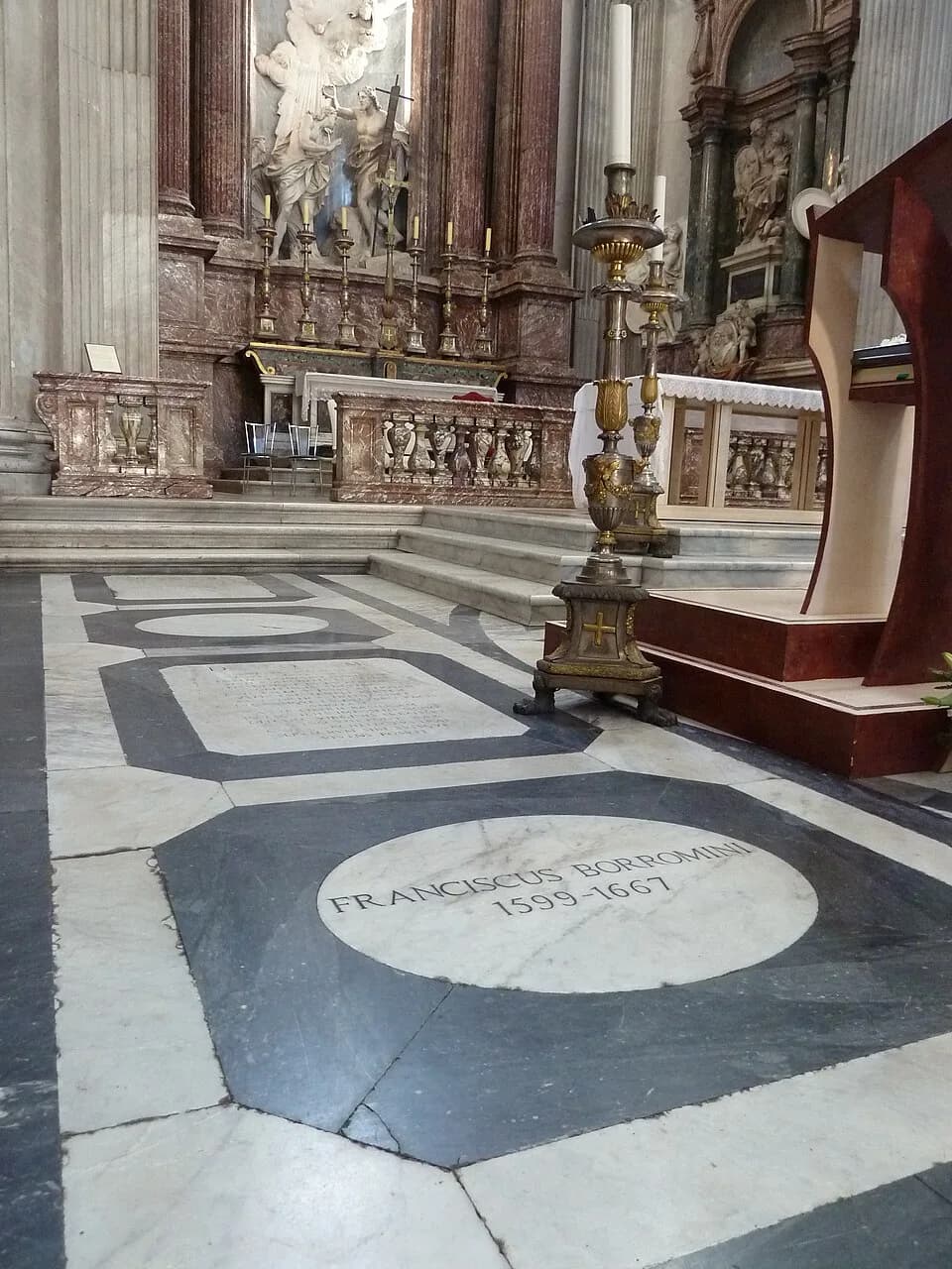 Francesco Borromini - Lápida del arquitecto barroco Francesco Borromini, localizada en la iglesia de San Juan de los Florentinos, Roma.
