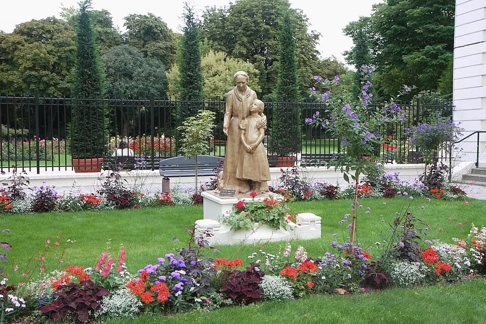 Louise Michel - Émile Derré (1867-1938): Louise Michel, 1906, bronze, Levallois-Perret