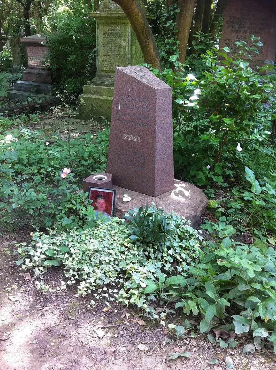 Alexander Litvinenko - The grave of Alexander Litvinenko in Highgate Cemetery.