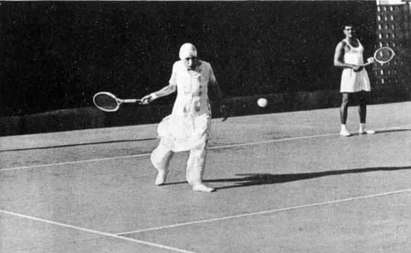 Henri Cartier-Bresson - The Mother playing tennis