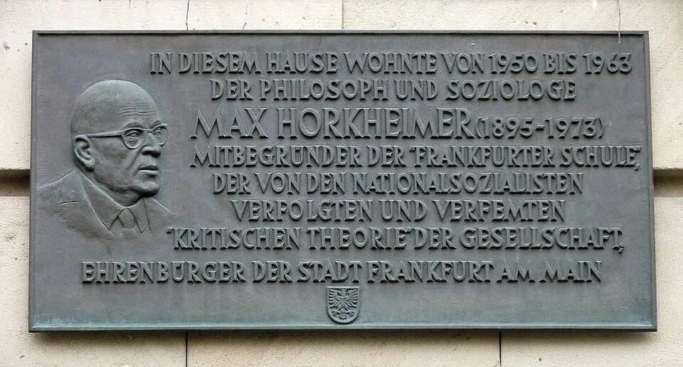 Max Horkheimer - Gedenktafel für Max Horkheimer (1895–1973, Soziologe und Philosoph) an seinem Wohnhaus im Stadtteil Westend-Süd in Frankfurt am Main. Enthüllt am 14. Februar 1990. Bronzetafel mit Por