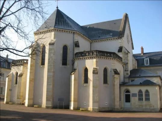 Bernadette Soubirous - Le corps de Sainte-Bernadette repose depuis 1925 à l'intérieur d'une châsse, dans cette chapelle de Saint-Gildard, à Nevers.