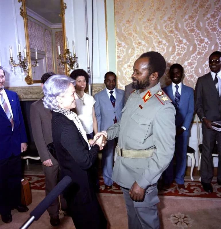 Samora Moisés Machel - For documentary purposes the German Federal Archive often retained the original image captions, which may be erroneous, biased, obsolete or politically extreme. Berlin, Margot H