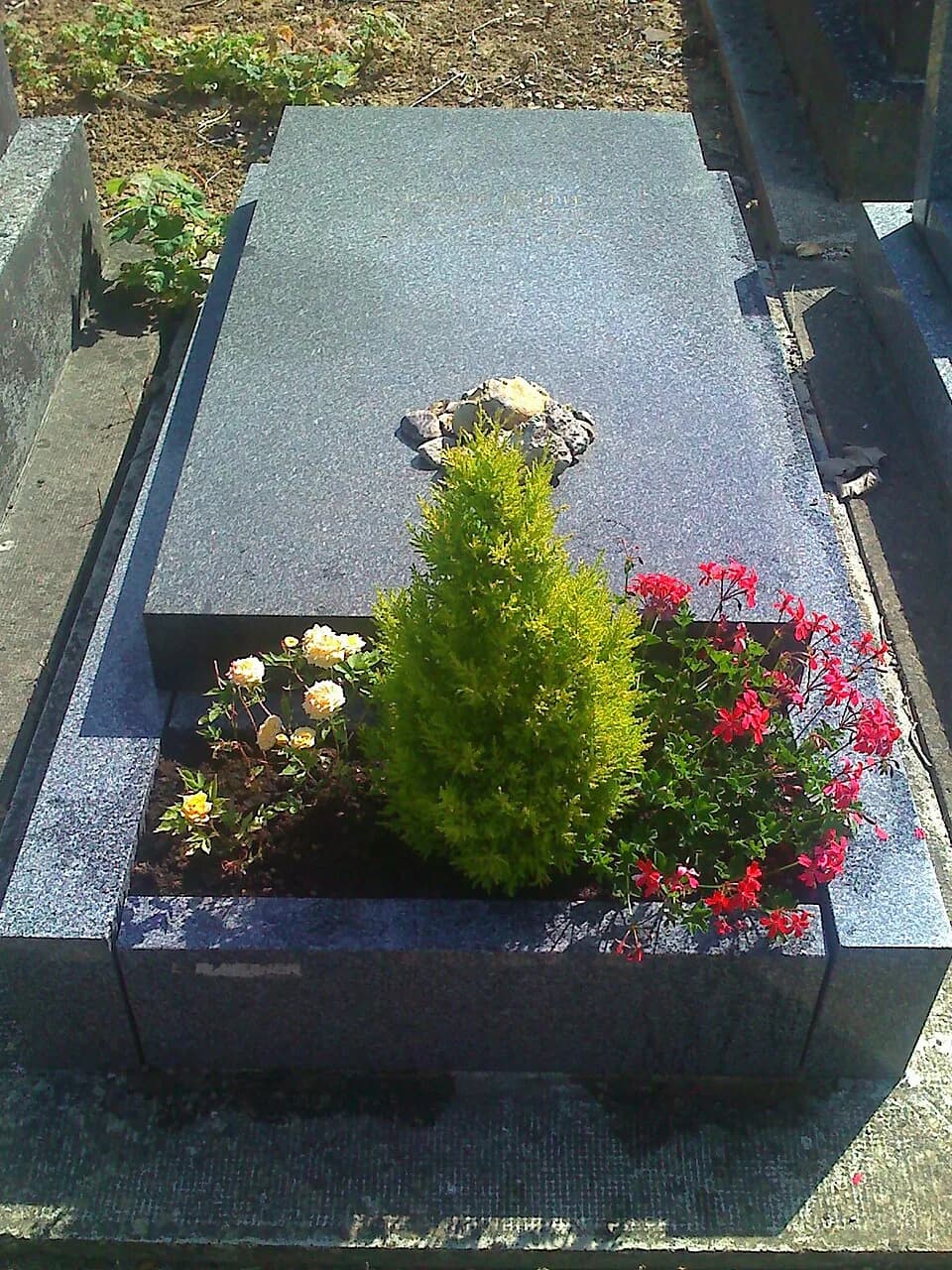 Joseph Roth - Grave of Austrian writer and journalist Joseph Roth (1894 - 1939) at the cemetery Thiais, near Paris, France.