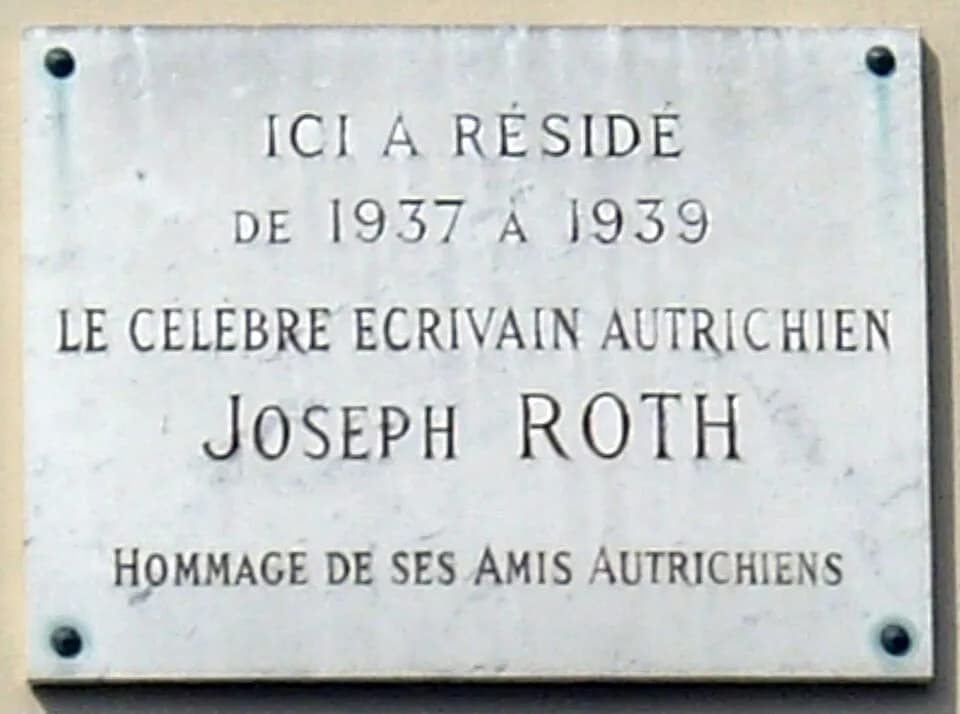 Joseph Roth - Plaque apposée au n° 18 de la rue de Tournon, Paris 6e, où résida l'écrivain Joseth Roth (1894-1939) de 1937 à 1939.