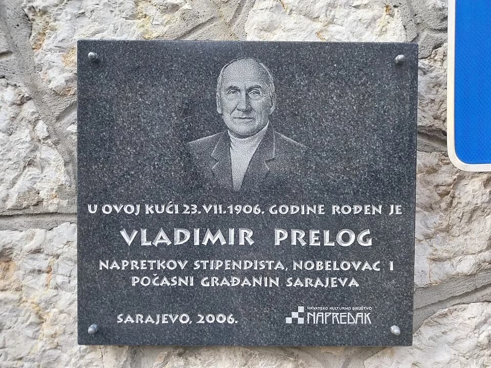 Vladimir Prelog - Spomen-ploča na ulazu u kuću Vladimira Preloga u Sarajevu