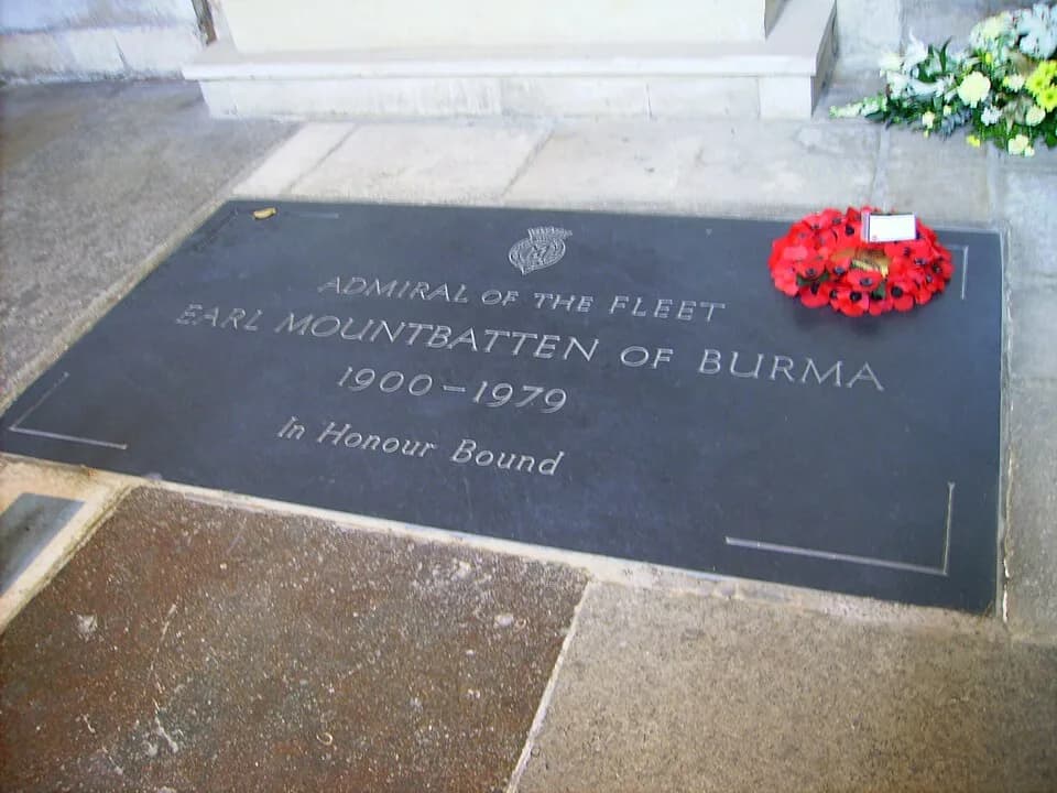 Louis Mountbatten, 1st Earl Mountbatten of Burma - Mountbatten's grave at Romsey Abbey, Hampshire, England 2007