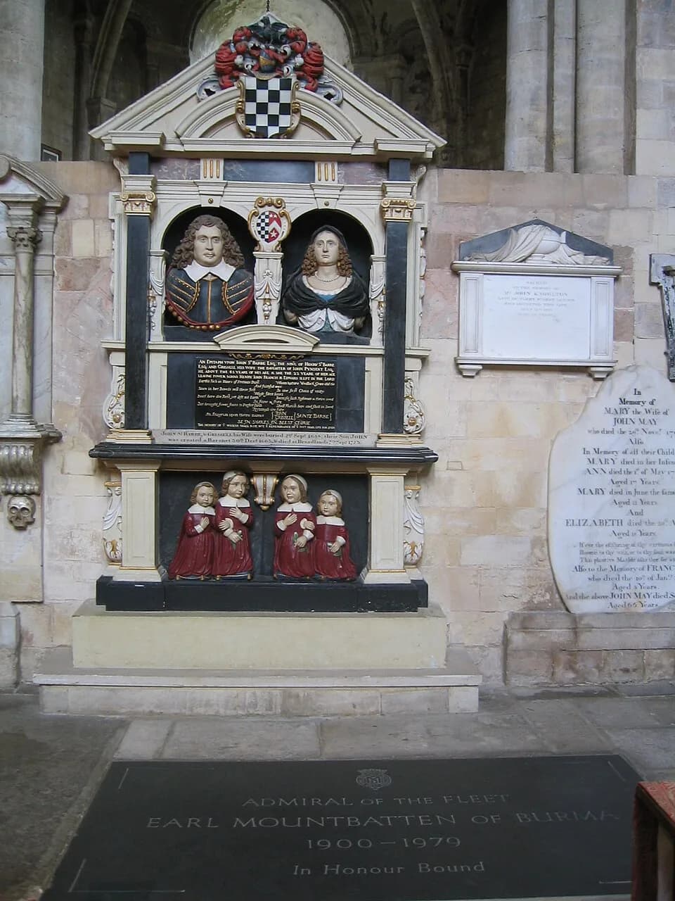 Louis Mountbatten, 1st Earl Mountbatten of Burma - Photo including the tomb of Earl Mountbatten of Burma (on the floor) in en:Romsey Abbey. Taken by me 2005-03-29.