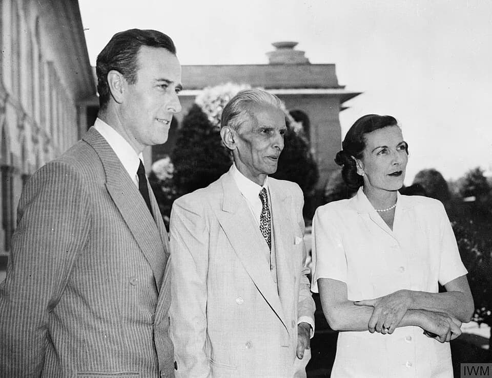 Louis Mountbatten, 1st Earl Mountbatten of Burma - Viceroy of India: Lord and Lady Mountbatten meet Mr Mohammed Ali Jinnah, the future leader of Pakistan.