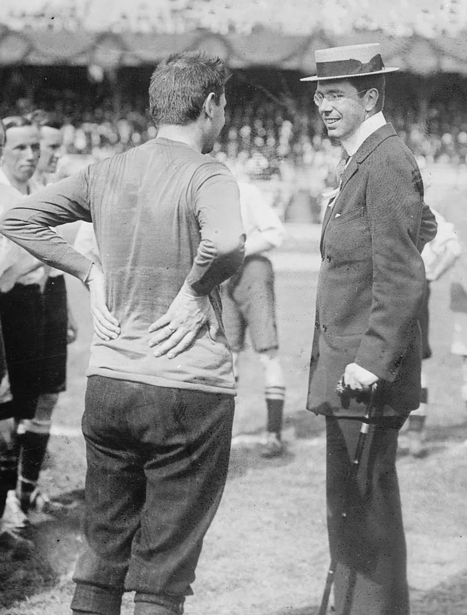 Gustaf VI Adolf of Sweden - Gustav VI Adolf of Sweden, with some English football players.