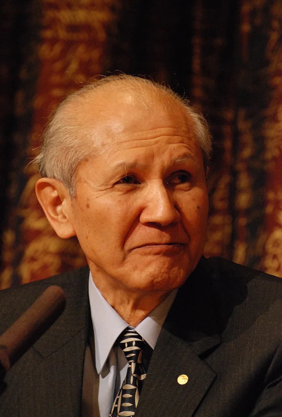 Osamu Shimomura - Osamu Shimomura, Nobel Prize Laureate for Chemistry 2008, at a press conference at the Swedish Academy of Science in Stockholm