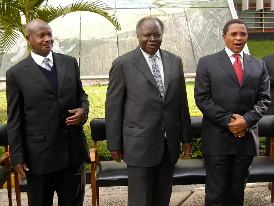 Mwai Kibaki - Ugandan President Yoweri Museveni, Kenyan President Mwai Kibaki and Tanzanian president Jakaya Kikwete during the 8th EAC summit in Arusha.