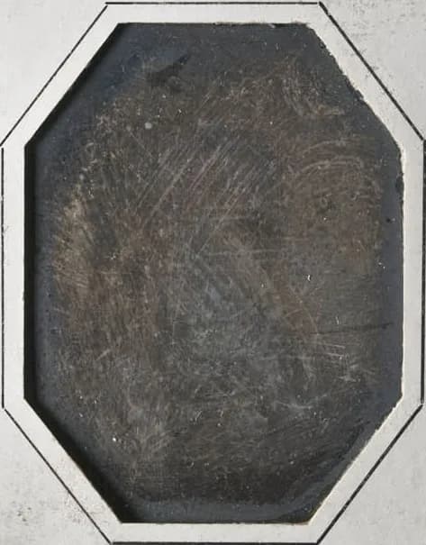 Anders Jonas Ångström - Porträtt, bröstbild av man, föreställande professor A. J. Ångström, taget under en utlandsresa år 1844 av professor Nörrenberg i Tübingen.
Dagerrotyp / daguerreotyp, kopparplåt