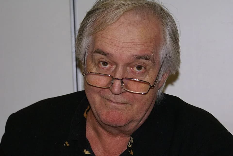 Henning Mankell - Henning Mankell bei einer Signierstunde anlässlich der Verleihung des Ripper Awards am 2. März 2009 in Unna