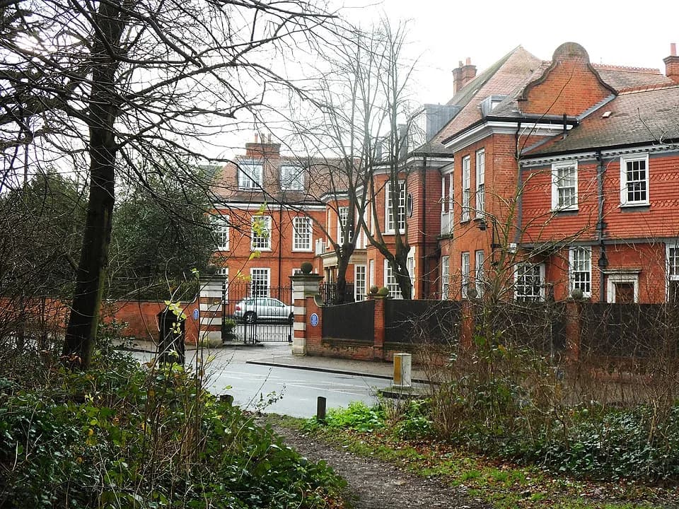 Ronald Fisher - Sir Ronald Aylmer Fisher 1890-1962 Statistician and Geneticist lived here 1896-1904