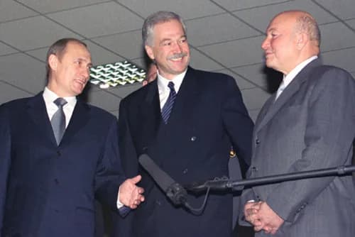 Yury Luzhkov - МОСКВА. Посещение Управления Государственной инспекции безопасности дорожного движения (ГИБДД) ГУВД Москвы. В Центре телеавтоматического управления движением транспорта «Старт». С Минис