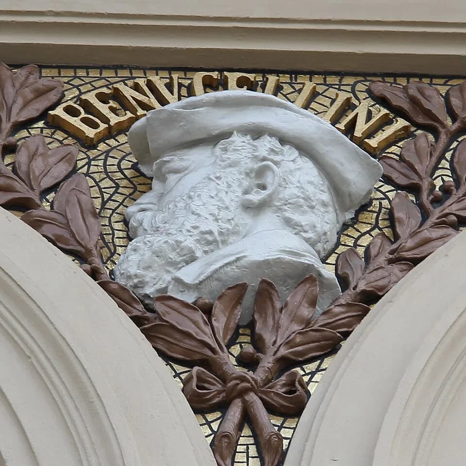 Benvenuto Cellini - Medallion portrait sculptures on the main facade of the Ateneum Art Museum, Helsinki, Finland. Portrait of italian goldsmith and sculptor Benvenuto Cellini by Ville Vallgren, unvei