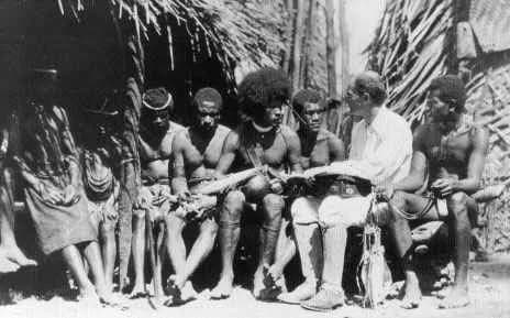 Bronisław Malinowski - Picture of Bronisław Malinowski with natives on Trobriand Islands, 1918.