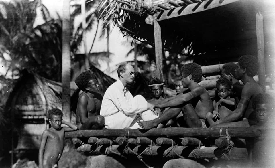 Bronisław Malinowski - Picture of Bronislaw Malinowski with natives on Trobriand Islands.