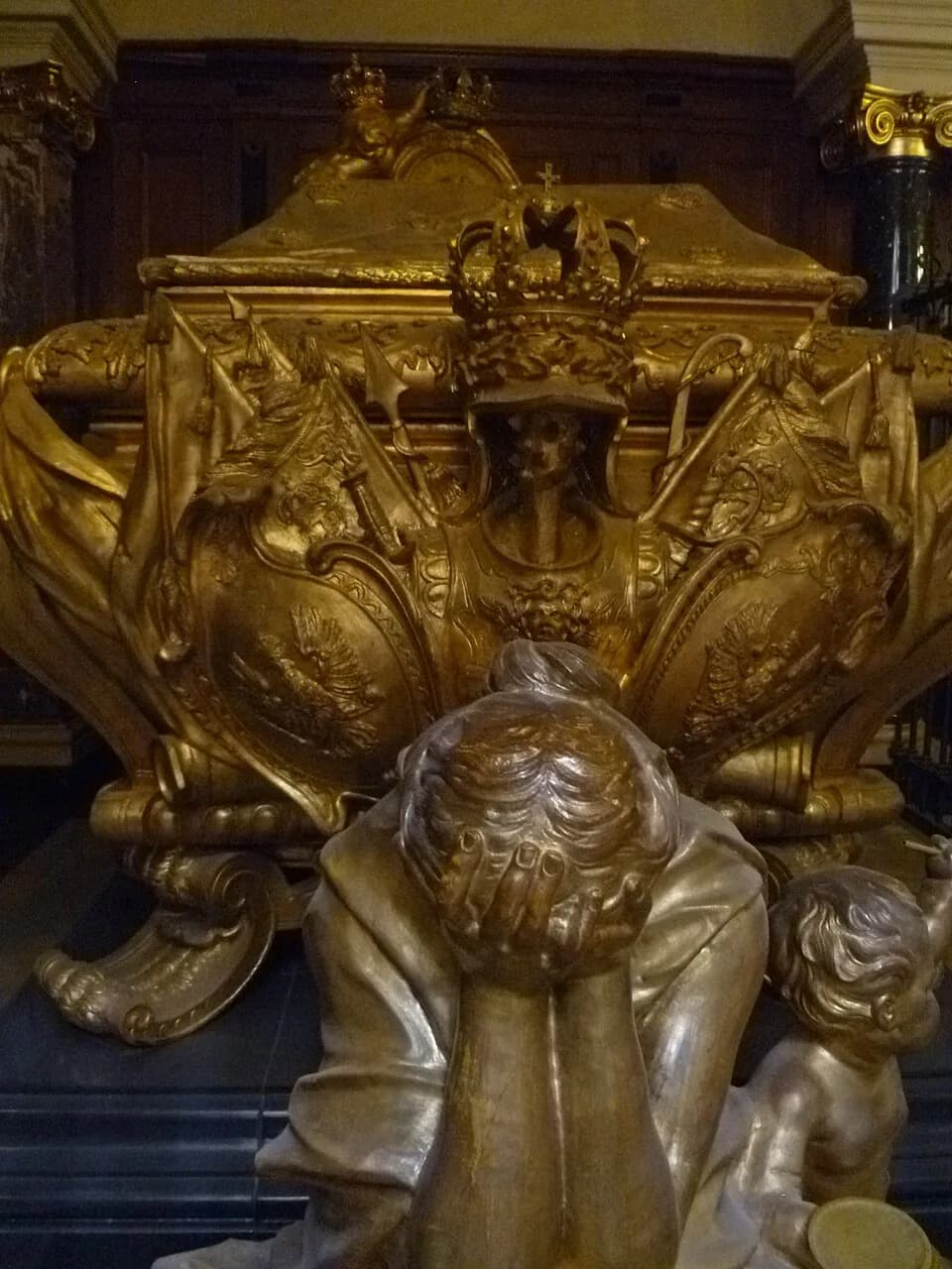 Frederick I of Prussia - Golden ceremonial sarcophagus (close-up) of Friedrich I of Prussia (Berlin Cathedral); by Andreas Schlüter; Berlin Cathedral